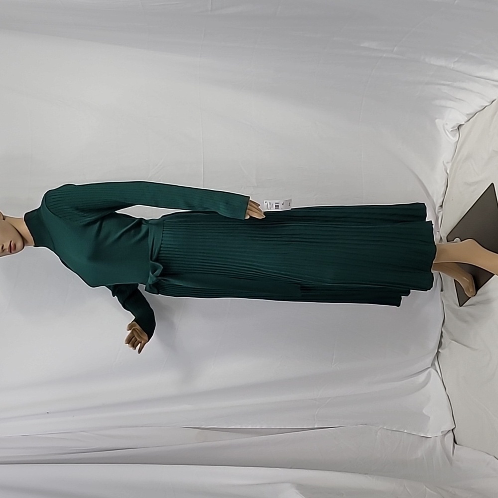 Studio One Petite Green Long Sleeve Sweater Midi Dress - Picture 11 of 12
